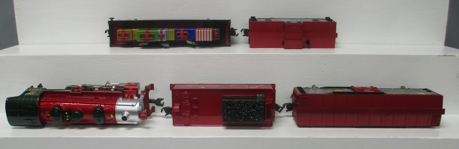 Lionel 1823040 Thomas Kinkade Christmas LionChief O Gauge Train Set W/ Bluetooth 6 Lionel 1823040 Thomas Kinkade Christmas LionChief O Gauge Train Set W/ Bluetooth - Image 4