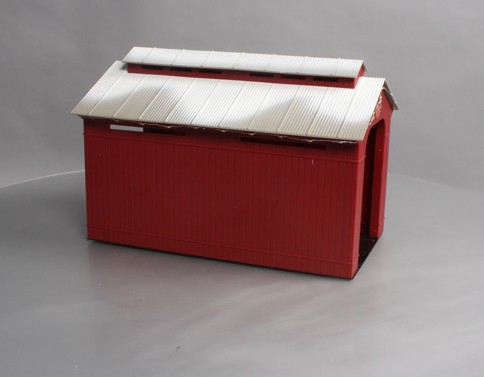 Lionel 1929090 O Lighted Christmas Half-Covered Bridge 7 Lionel 1929090 O Lighted Christmas Half-Covered Bridge - Image 5