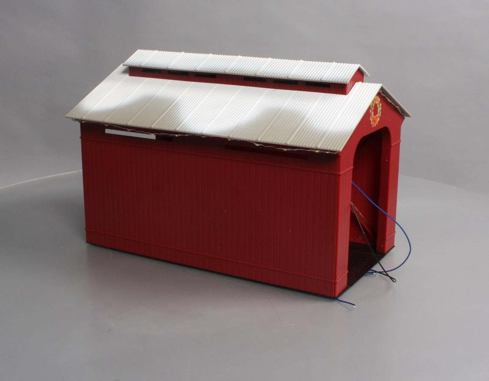 Lionel 1929090 O Lighted Christmas Half-Covered Bridge 11 Lionel 1929090 O Lighted Christmas Half-Covered Bridge - Image 9