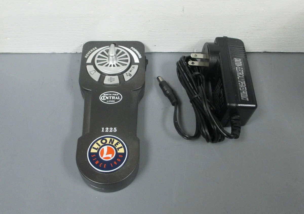 Lionel 6-30205 O Gauge Silver Bells Christmas LionChief Steam Train Set 10 Lionel 6-30205 O Gauge Silver Bells Christmas LionChief Steam Train Set - Image 8