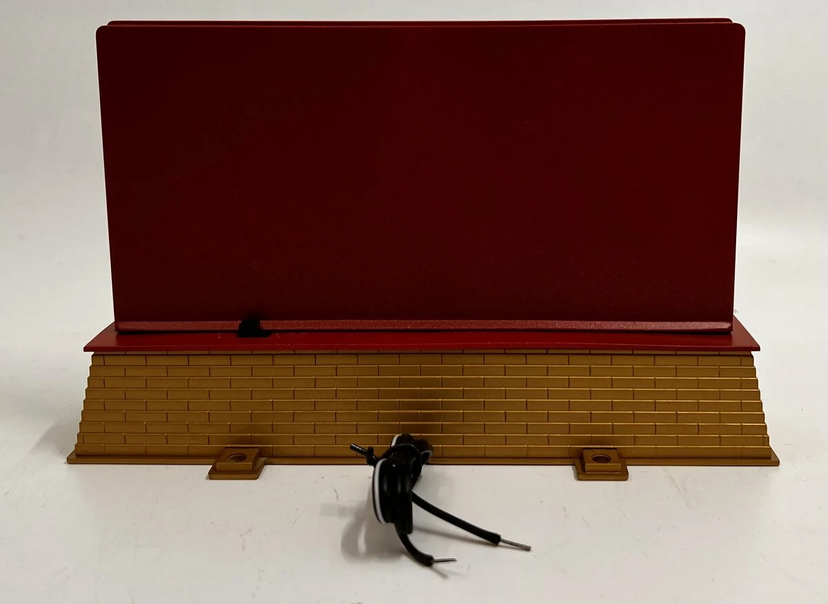 Lionel 6-24228 O Gauge Christmas Operating Billboard 7 Lionel 6-24228 O Gauge Christmas Operating Billboard - Image 5